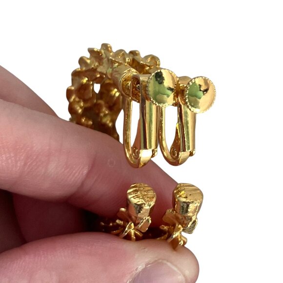 Vintage 60s 70s Gold Tone Brutalist Textured Screw Back Clip Hoop Earrings MCM - Picture 7 of 8